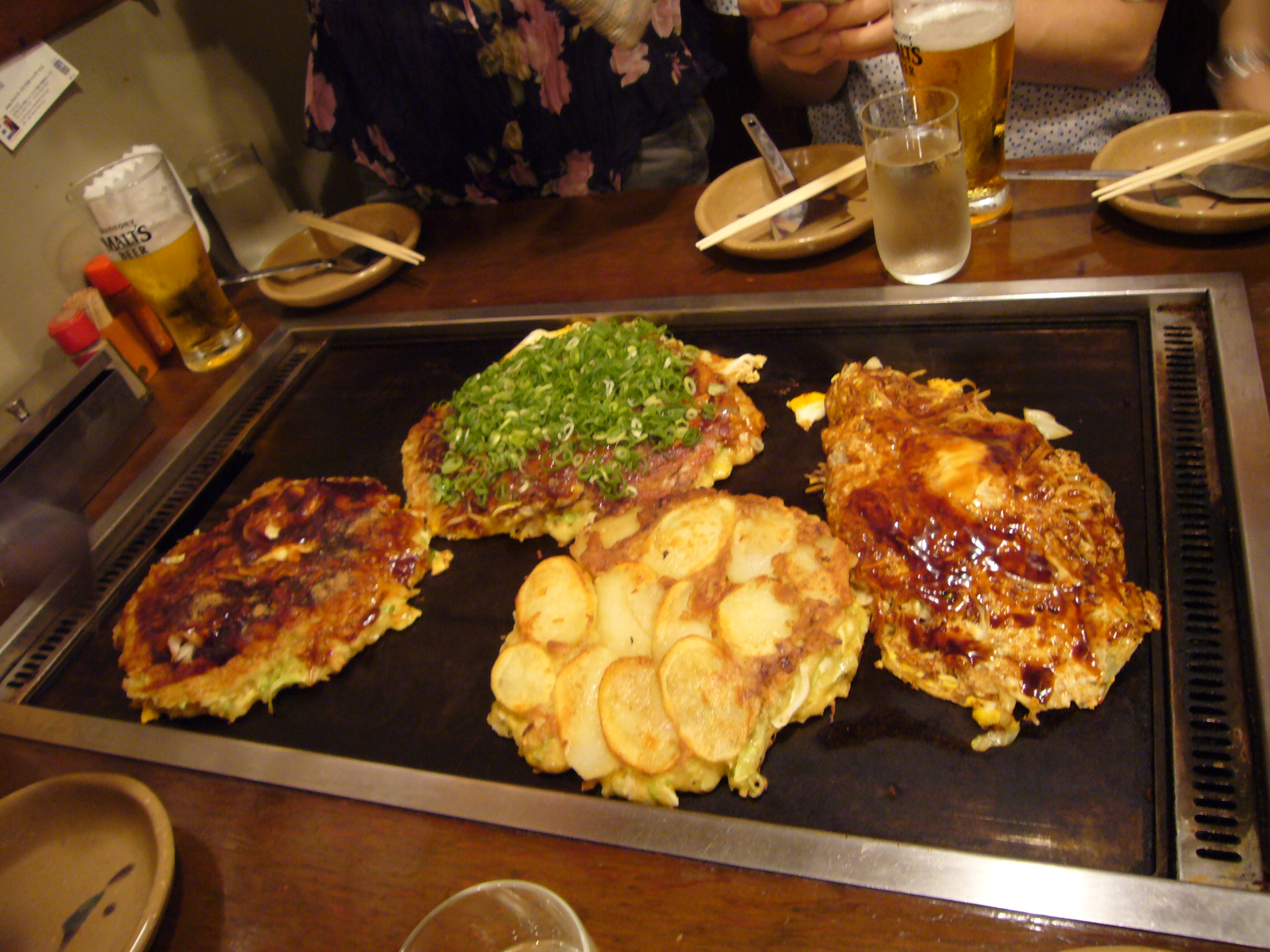 Okonomiyaki_by_S_e_i_in_Osaka