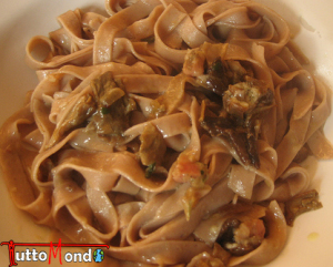 Tagliatelle di castagne con funghi