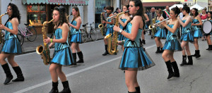 GirlesqueStreetBand_grande