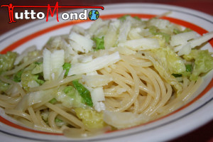 Spaghetti verza e ricotta affumicata