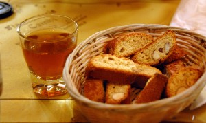 Biscotti_and_Vin_Santo