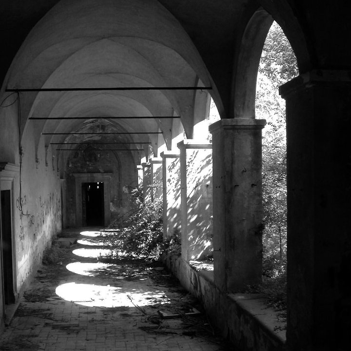 Il chiostro del convento di Nicosia