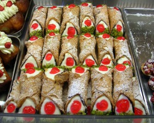 Cannoli_siciliani_(edited)